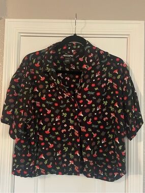 Hot Topic Black Button Down Mushroom Bug and Plant Crop Shirt Sz L